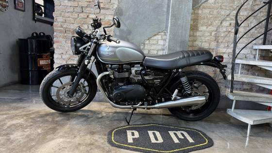 TRIUMPH SPEED TWIN 900 