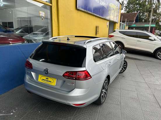 VOLKSWAGEN-GOLF-2015