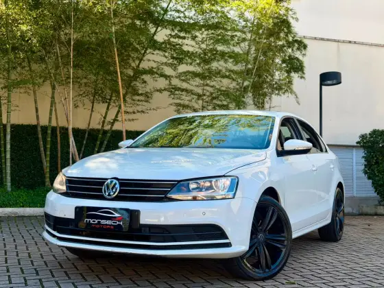VOLKSWAGEN JETTA 2.0 COMFORTLINE FLEX 4P TIPTRONIC VOLKSWAGEN JETTA 2.0 COMFORTLINE FLEX 4P TIPTRONIC