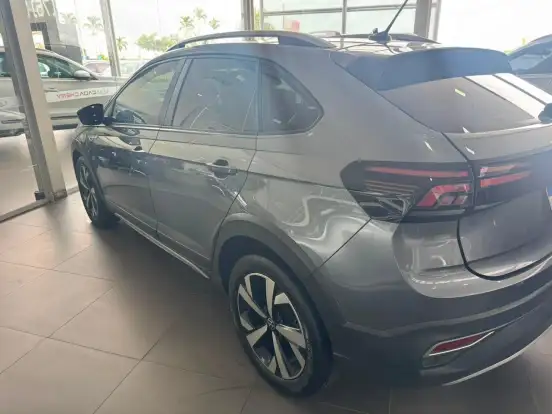VOLKSWAGEN-NIVUS-1.0 200 TSI TOTAL FLEX HIGHLINE AUTOMÁTICO VOLKSWAGEN-NIVUS-2023