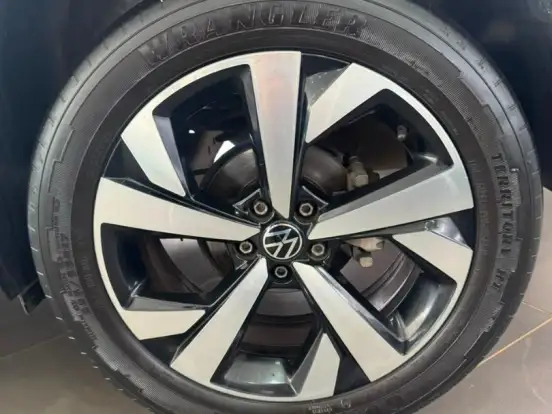 VOLKSWAGEN-NIVUS-1.0 200 TSI TOTAL FLEX HIGHLINE AUTOMÁTICO VOLKSWAGEN-NIVUS-2023