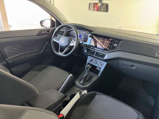 VOLKSWAGEN-POLO-2024