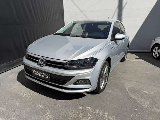 VOLKSWAGEN-POLO-2018