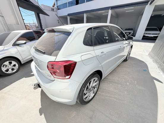 VOLKSWAGEN-POLO-2018