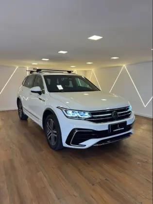 VOLKSWAGEN TIGUAN 2.0 300 TSI GASOLINA ALLSPACE R-LINE AUTOMÁTICO VOLKSWAGEN TIGUAN 2.0 300 TSI GASOLINA ALLSPACE R-LINE AUTOMÁTICO