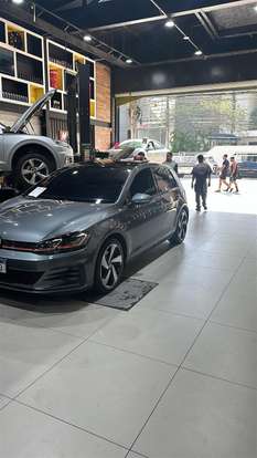 VOLKSWAGEN-GOLF-2018