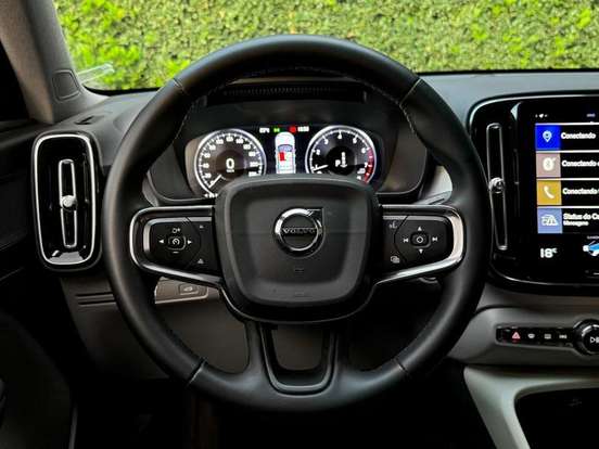 VOLVO-XC40-2.0 T4 GASOLINA MOMENTUM GEARTRONIC VOLVO-XC40-2019