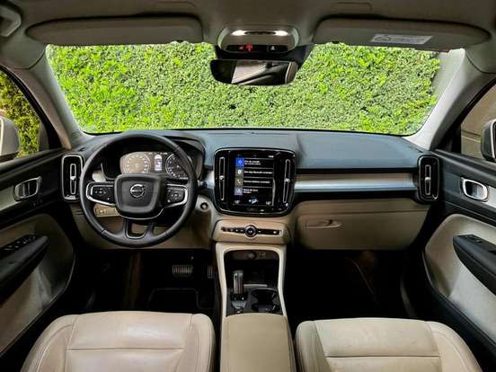 VOLVO-XC40-2.0 T4 GASOLINA MOMENTUM GEARTRONIC VOLVO-XC40-2019