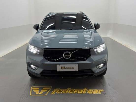 VOLVO-XC40-2019