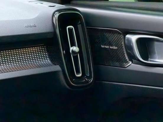 VOLVO-XC40-2.0 T5 GASOLINA R-DESIGN AWD GEARTRONIC VOLVO-XC40-2019