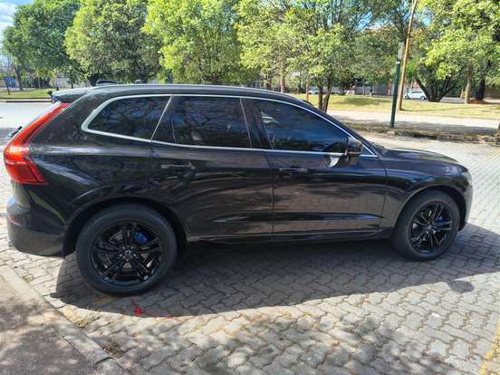 VOLVO-XC60-2.0 T5 GASOLINA MOMENTUM AWD GEARTRONIC VOLVO-XC60-2018