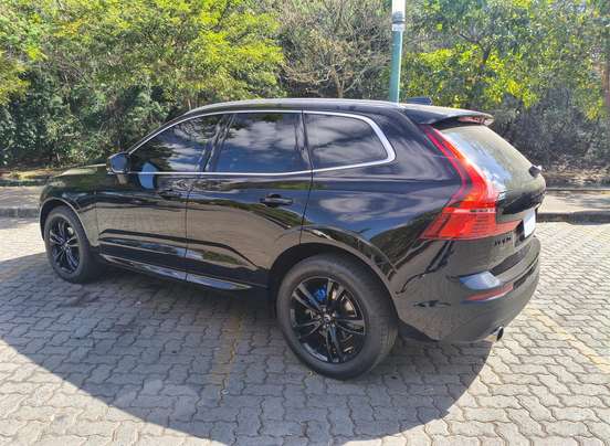 VOLVO-XC60-2018