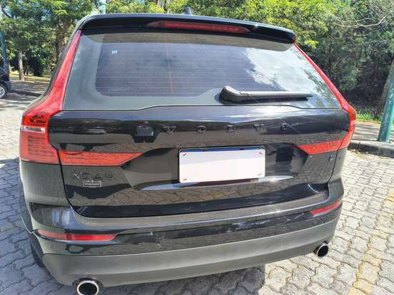 VOLVO-XC60-2018