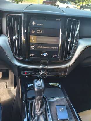 VOLVO-XC60-2018