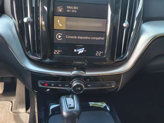 VOLVO-XC60-2.0 T5 GASOLINA MOMENTUM AWD GEARTRONIC VOLVO-XC60-2018