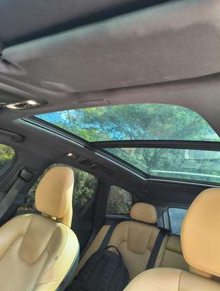 VOLVO-XC60-2018