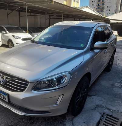 VOLVO-XC60-2015