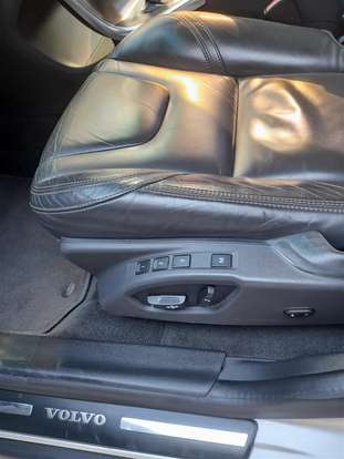 VOLVO-XC60-2015