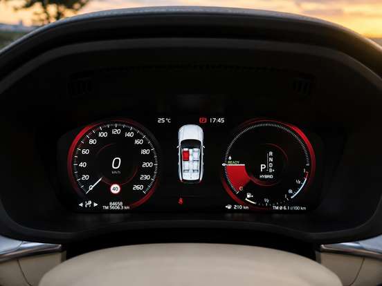 VOLVO-XC60-2021
