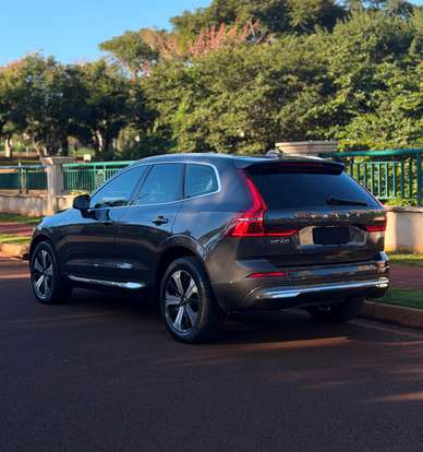 VOLVO-XC60-2023