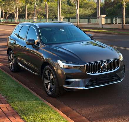 VOLVO-XC60-2023