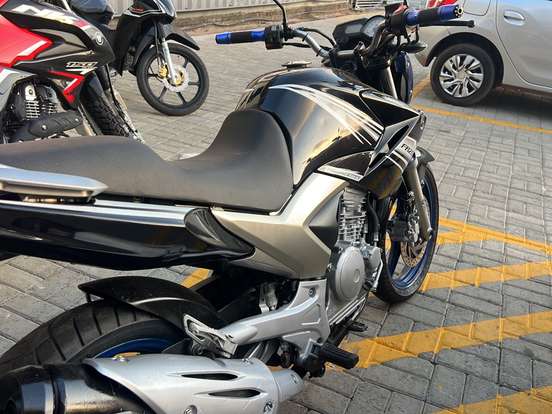 YAMAHA-FAZER BLACK EDITION YAMAHA-FAZER BLACK EDITION-2013