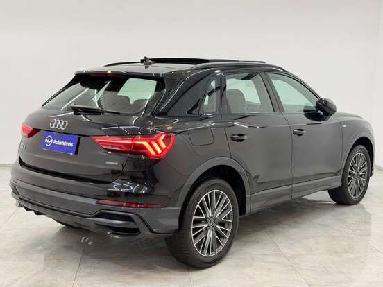 AUDI-Q3-2022