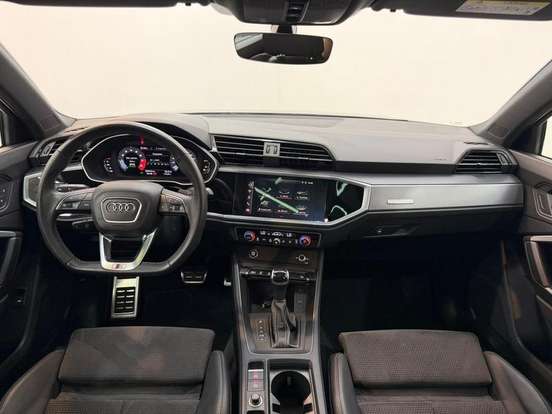 AUDI-Q3-2022