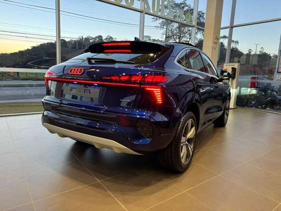 AUDI-Q3-2026