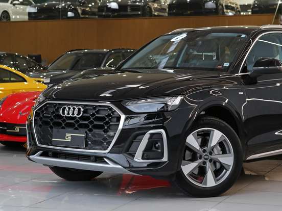 AUDI-Q5-2022