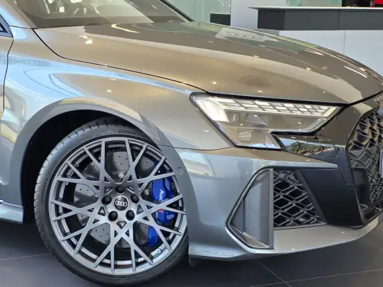 AUDI-RS3-2.5 TFSI GASOLINA SEDAN TRACK QUATTRO S-TRONIC AUDI-RS3-2025