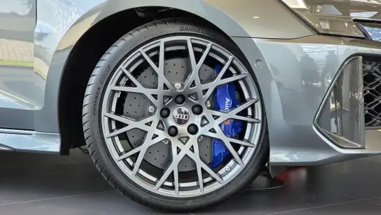 AUDI-RS3-2025