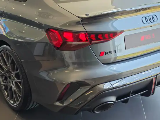AUDI-RS3-2.5 TFSI GASOLINA SEDAN TRACK QUATTRO S-TRONIC AUDI-RS3-2025