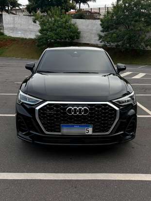 AUDI-Q3-2023