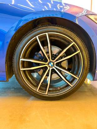 BMW-320i-2021