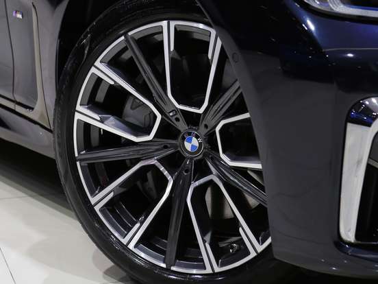 BMW-745Le-2021