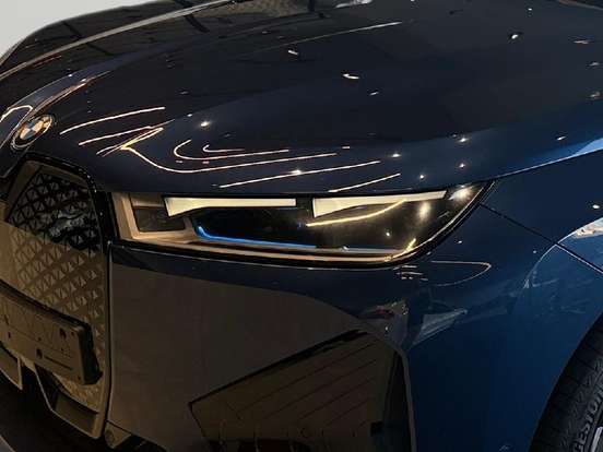BMW-iX-2023