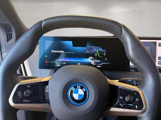 BMW-iX-2023