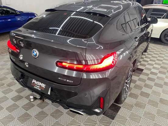 BMW-X4-2022