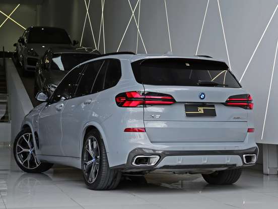 BMW-X5-2024