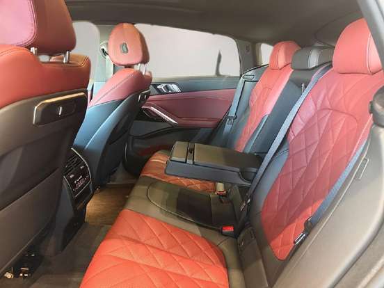 BMW-X6-2025