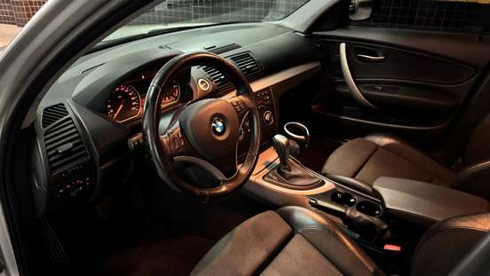 BMW-118i-2.0 TOP HATCH 16V GASOLINA 4P AUTOMÁTICO BMW-118i-2009