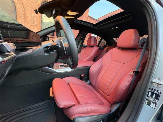 BMW-320i-2024