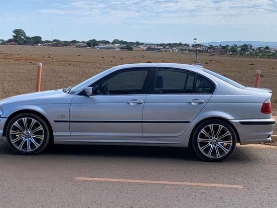 BMW-328i-2.8 EXCLUSIVE SEDAN 24V GASOLINA 4P AUTOMÁTICO BMW-328i-1998