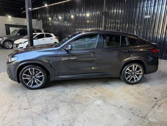 BMW-X4-2022