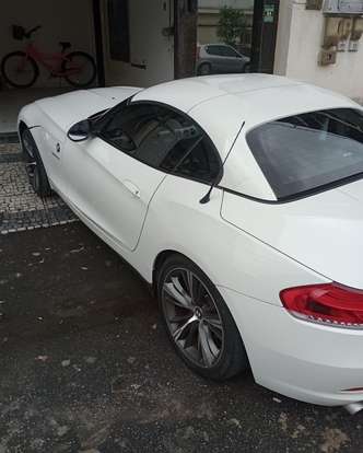 BMW-Z4-2.5 I6 GASOLINA SDRIVE23I AUTOMÁTICO BMW-Z4-2011