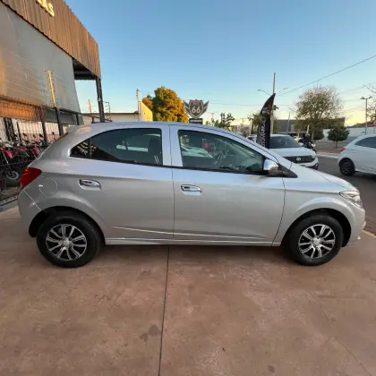 CHEVROLET ONIX 1.0 MPFI JOY 8V FLEX 4P MANUAL CHEVROLET ONIX 1.0 MPFI JOY 8V FLEX 4P MANUAL