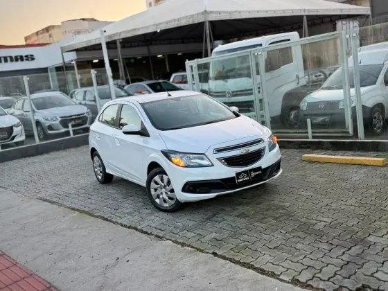 CHEVROLET ONIX 1.4 MPFI LT 8V FLEX 4P MANUAL CHEVROLET ONIX 1.4 MPFI LT 8V FLEX 4P MANUAL
