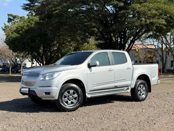 CHEVROLET S10 2.4 ADVANTAGE 4X2 CD 8V FLEX 4P MANUAL CHEVROLET S10 2.4 ADVANTAGE 4X2 CD 8V FLEX 4P MANUAL