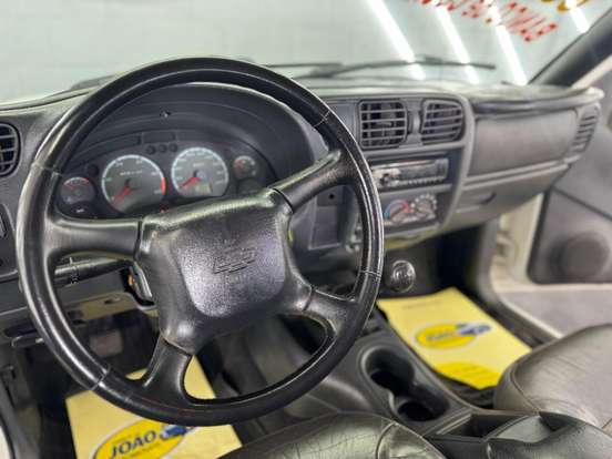 CHEVROLET-S10-2.8 EXECUTIVE 4X2 CD 12V TURBO ELECTRONIC INTERCOOLER DIESEL 4P MANUAL CHEVROLET-S10-2004